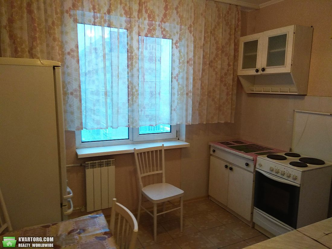 Rent out 2-room apartment. Киев, Здолбуновская ул. — photo 2