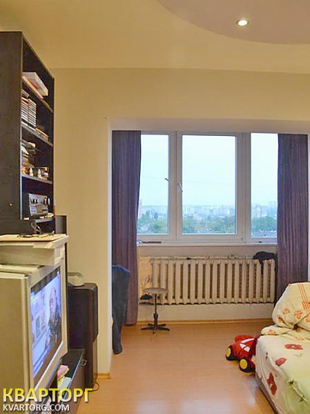 Sell 2-room apartment. Киев, Тростянецкая — photo 3