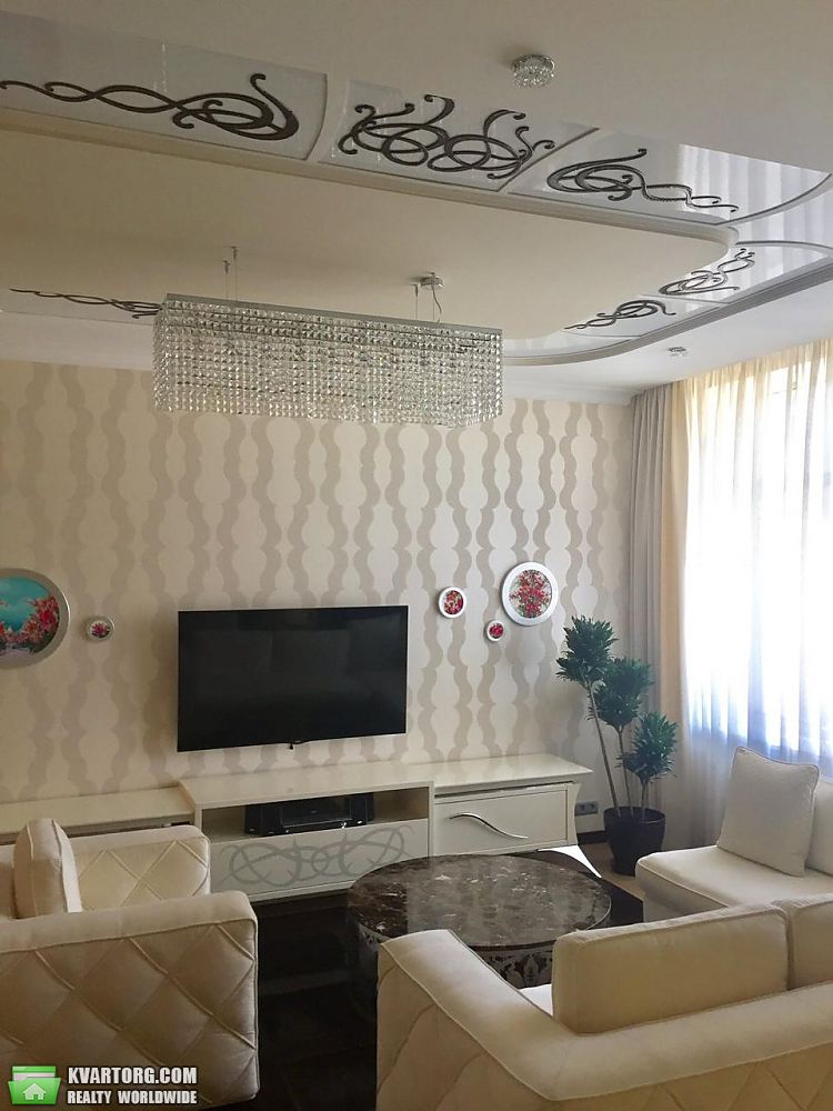 Rent out 5-room apartment. Киев, Драгомирова ул. — photo 5