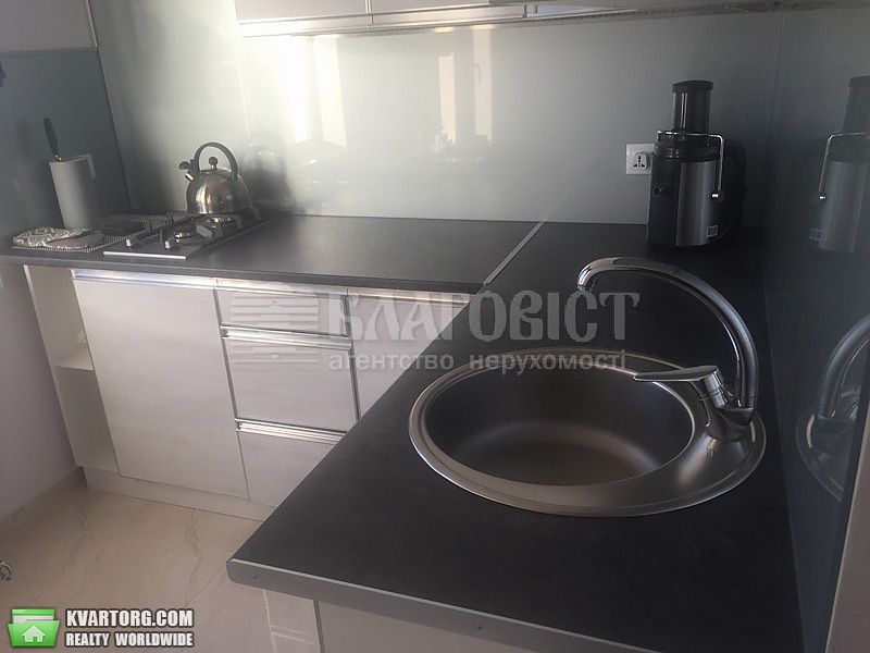 Rent out 2-room apartment. Киев,  Луначарского — photo 4