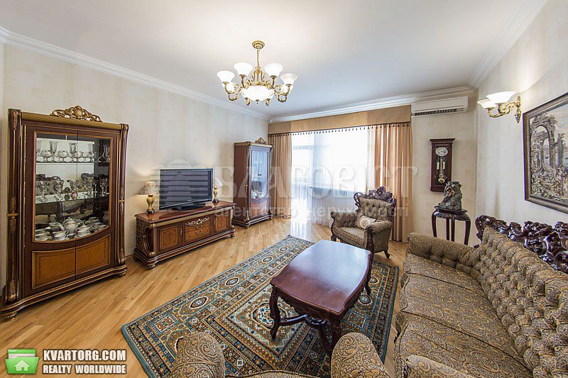 Rent out 2-room apartment. Киев,  Щорса — photo 1