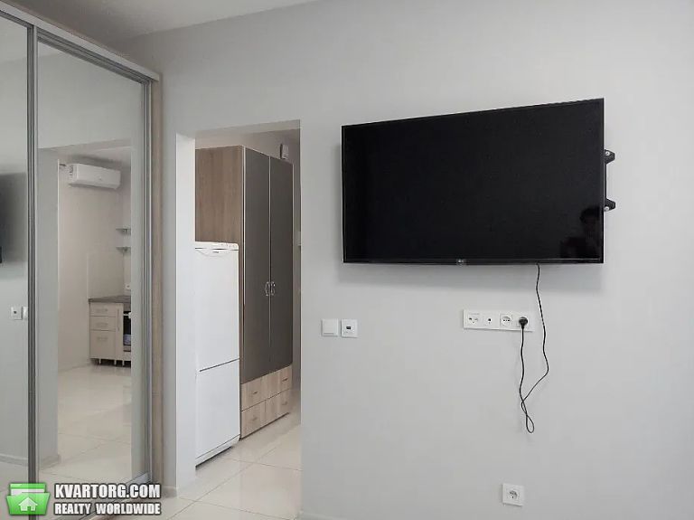 Rent out 1-room apartment. Киев,  Чавдар — photo 9