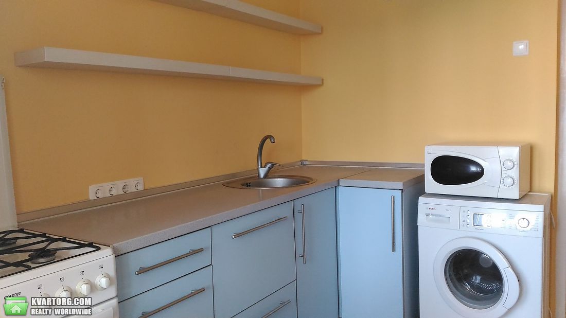 Rent out 3-room apartment. Киев,  Прилужная — photo 9