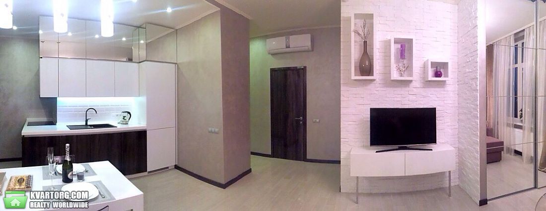 Rent out 2-room apartment. Киев,  Драгомирова — photo 3