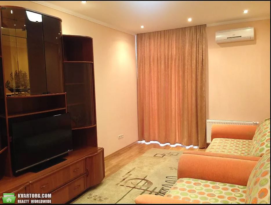 Rent out 1-room apartment. Киев, Регенераторная — photo 1