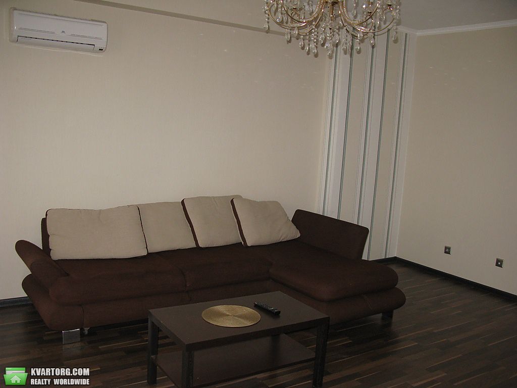 Rent out 3-room apartment. Киев,  Днепровская наб — photo 4