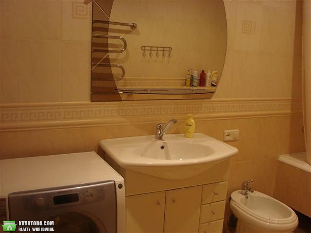 Rent out 3-room apartment. Киев,  Туровская — photo 8