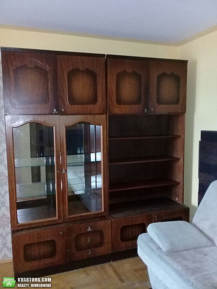 Rent out 2-room apartment. Киев,  Тычины пр — photo 1