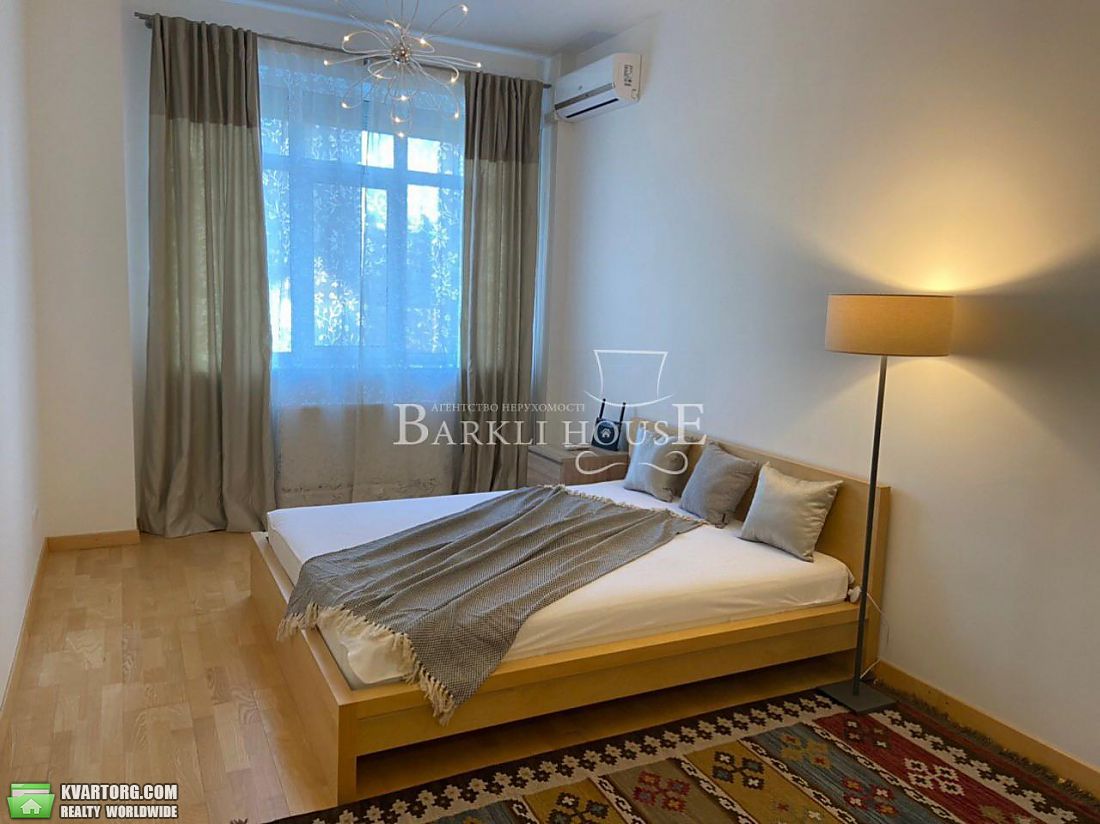 Rent out 4-room apartment. Киев,  Тургеневская — photo 9