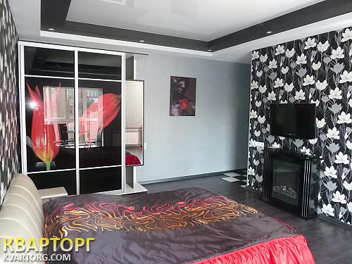 Rent out 3-room apartment. Одесса, ул.Базарная — photo 1