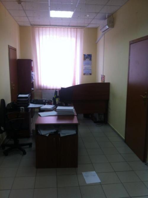 Rent out office. Киев, Межигорская — photo 1