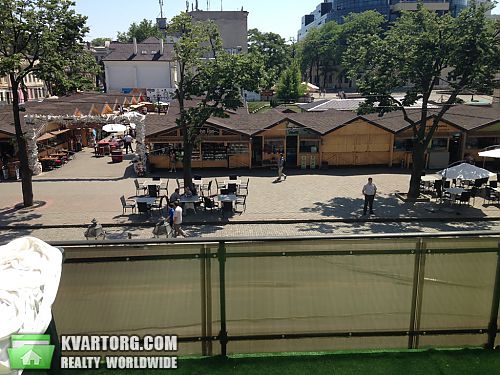 Rent out 2-room apartment. Одесса, Дерибасовская — photo 1