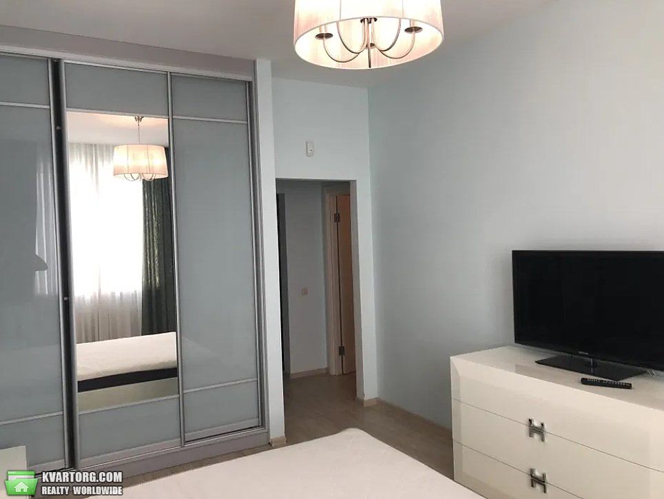 Rent out 2-room apartment. Киев,  Лабораторный пер — photo 2