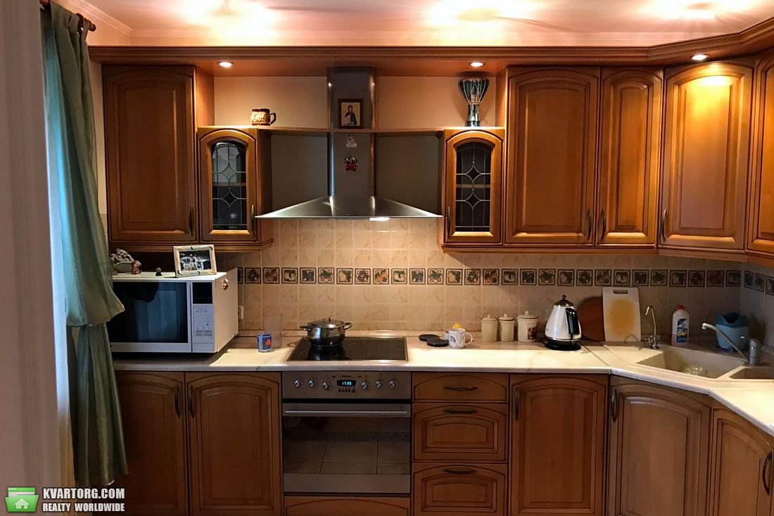 Rent out 3-room apartment. Киев, Евгения Коновальца — photo 1