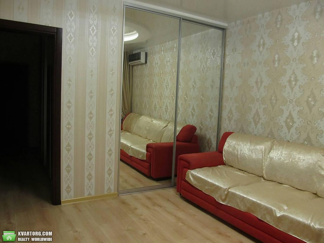 Rent out 2-room apartment. Киев,  Чавдар — photo 6