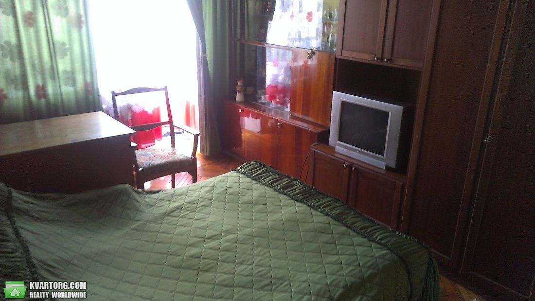 Rent out 2-room apartment. Киев,  Новодарницкая — photo 1