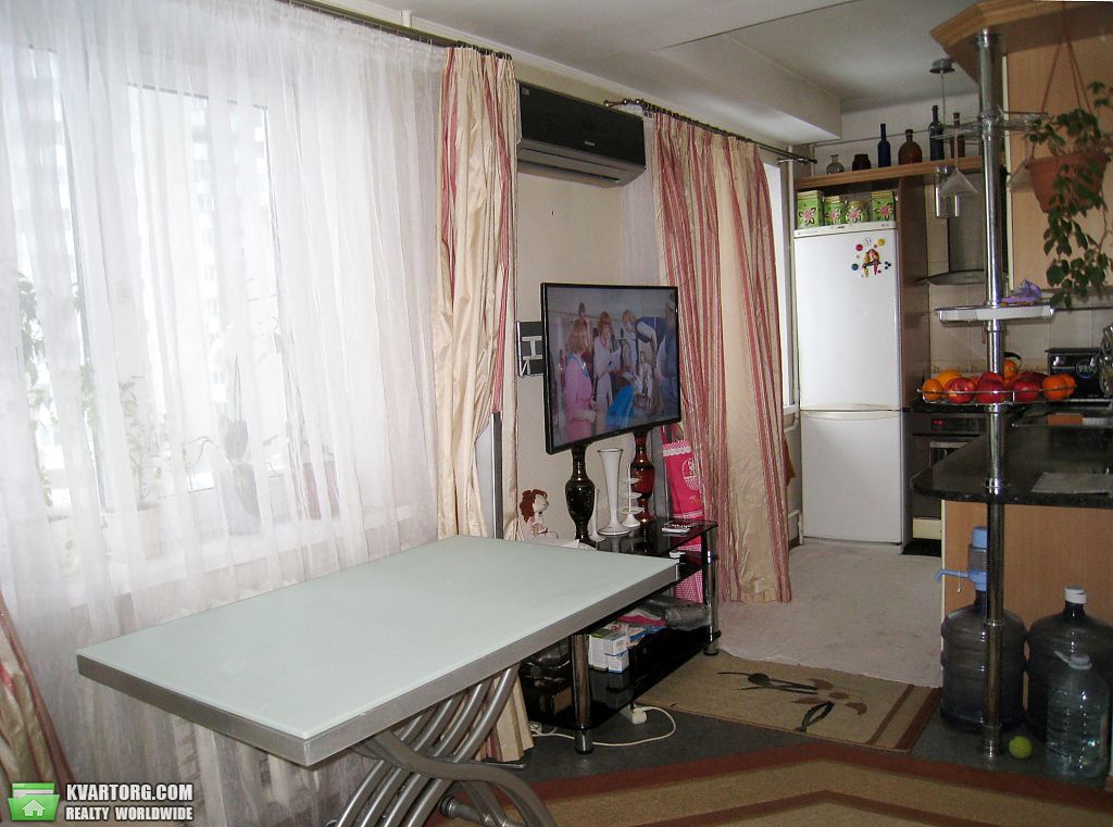 Sell 3-room apartment. Киев,  Тычины пр — photo 2