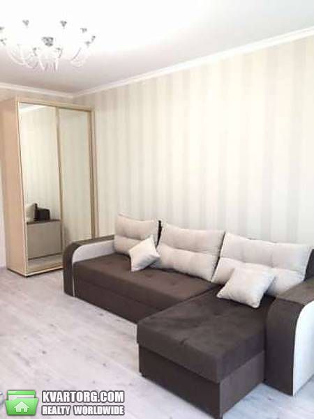 Rent out 2-room apartment. Киев,  Чавдар — photo 3