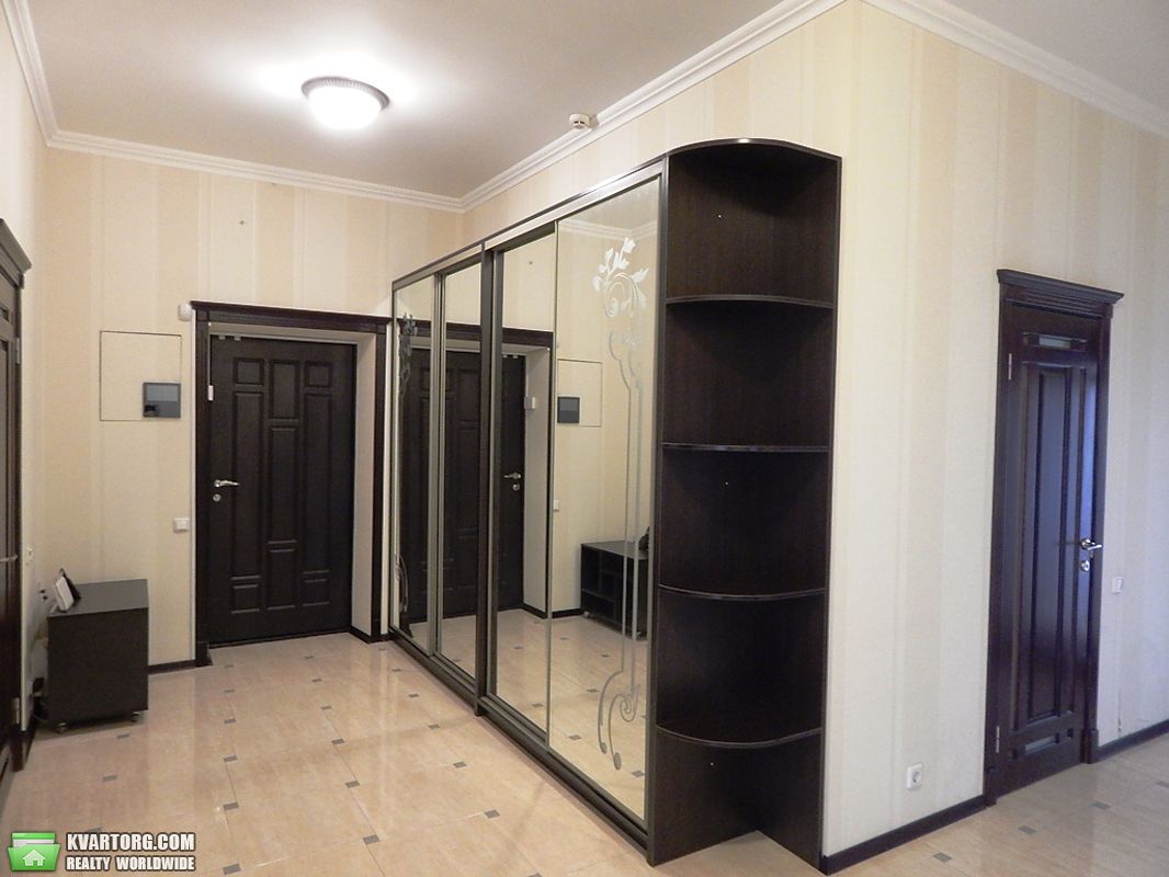 Rent out 3-room apartment. Киев,  Старонаводницкая — photo 9