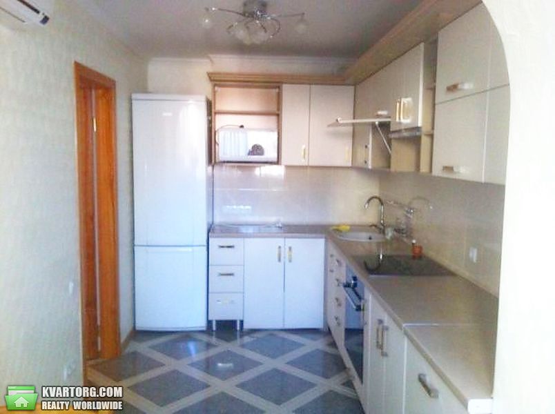 Rent out 2-room apartment. Киев,  Антоновича — photo 1