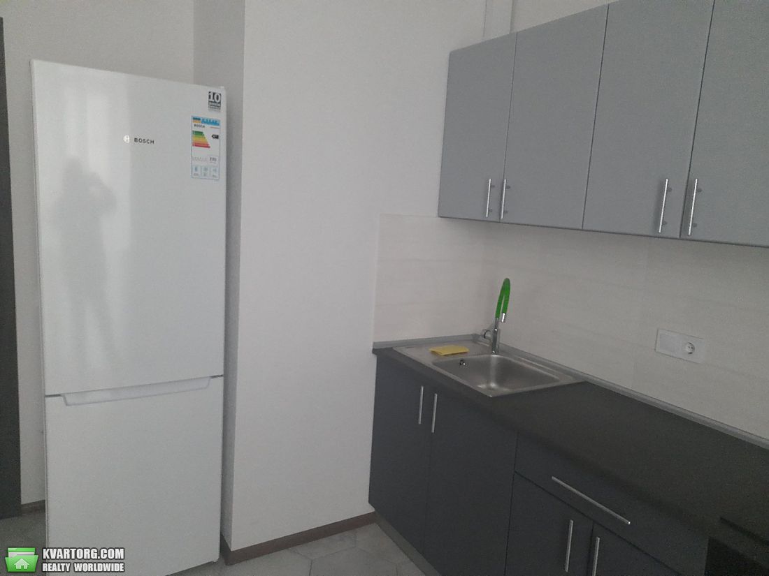 Rent out 1-room apartment. Киев, Пчилки — photo 2