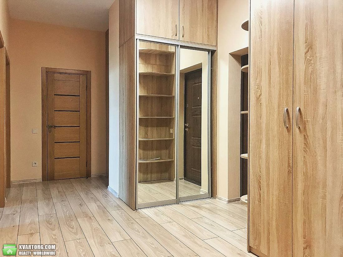 Rent out 2-room apartment. Киев, Саперное поле — photo 2