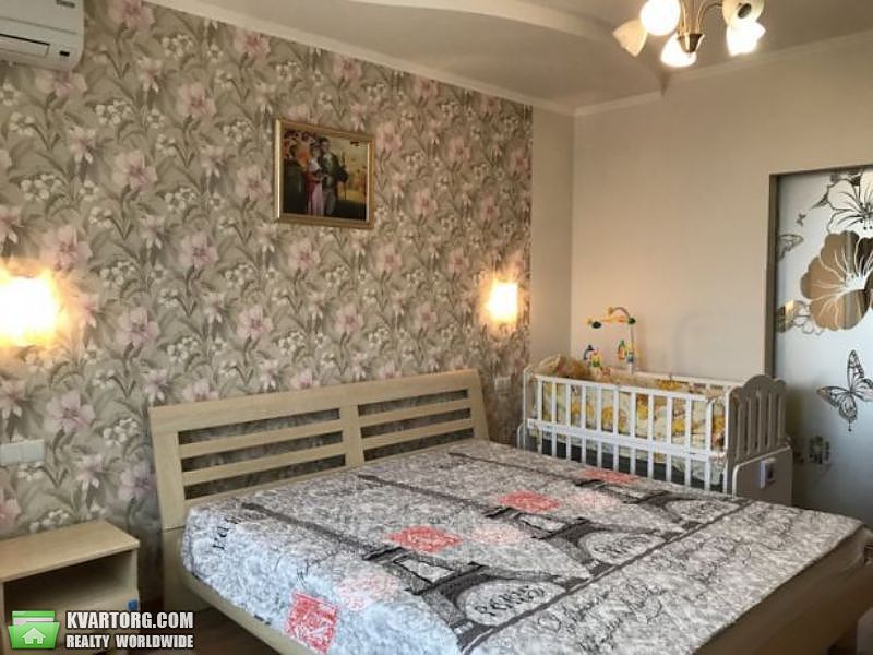 Sell 3-room apartment. Киев,  Хмельницкая — photo 1