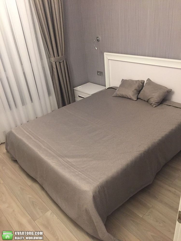 Rent out 2-room apartment. Киев,  Драгомирова — photo 6