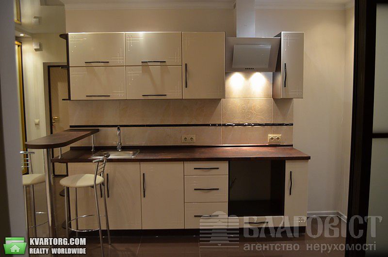 Sell 1-room apartment. Киев,  Феодосийская — photo 1