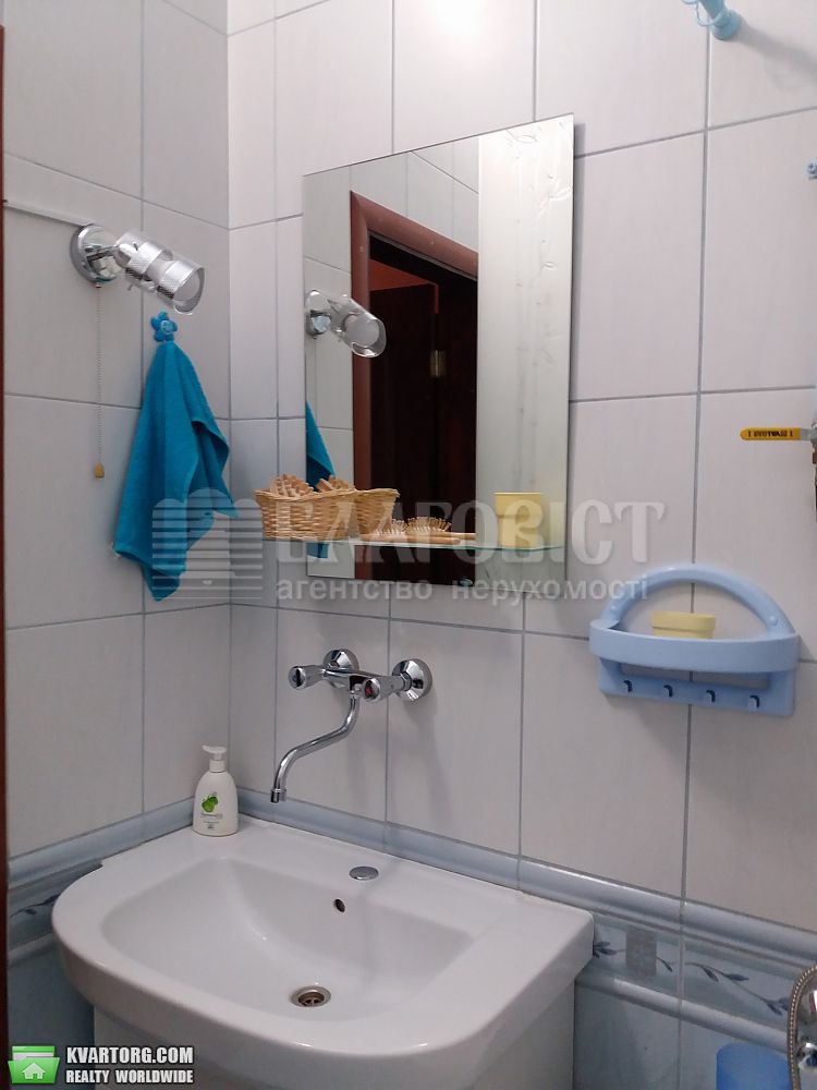 Rent out 2-room apartment. Киев,  Немировича-Данченко — photo 4