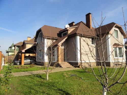 Sell house. Киев, Богатырская — photo 1