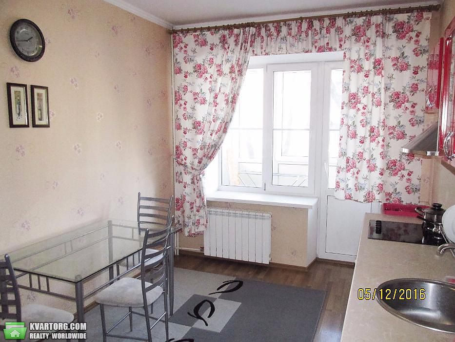 Rent out 2-room apartment. Киев,  Шелковичная — photo 8