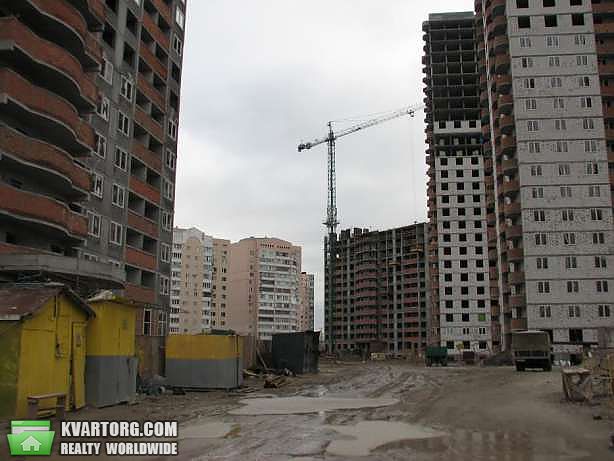 Sell 2-room apartment. Киев,  Крушельницкой — photo 1