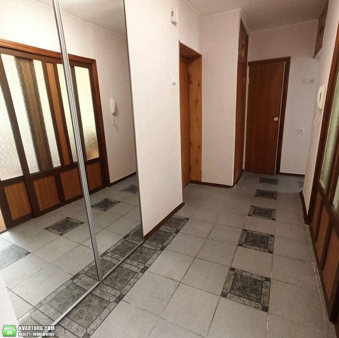 Rent out 2-room apartment. Киев,  Пражская — photo 2