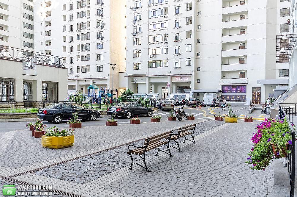 Rent out 3-room apartment. Киев,  Щорса — photo 10