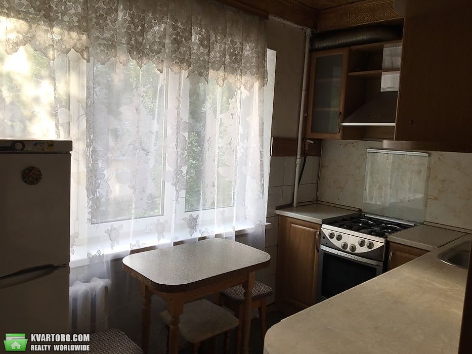 Rent out 2-room apartment. Киев,  Героев Космоса — photo 2