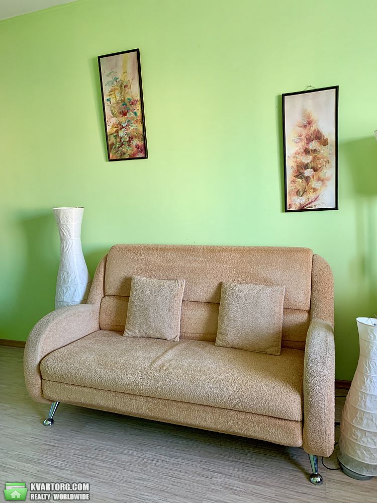 Rent out 2-room apartment. Киев, Милославская — photo 7