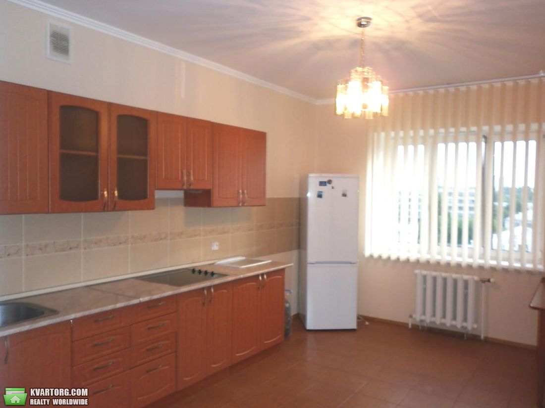 Rent out 3-room apartment. Киев,  Нежинская — photo 3