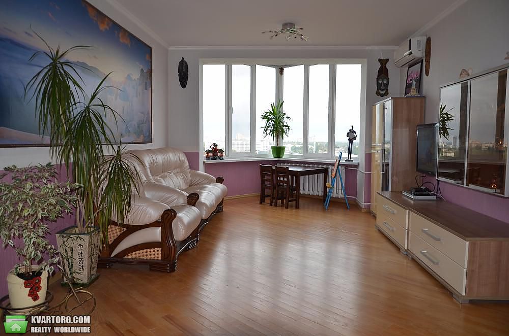 Sell 3-room apartment. Киев,  Хмельницкая — photo 1