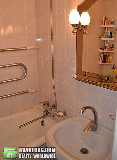 Sell 2-room apartment. Киев,  Мицкевича — photo 2