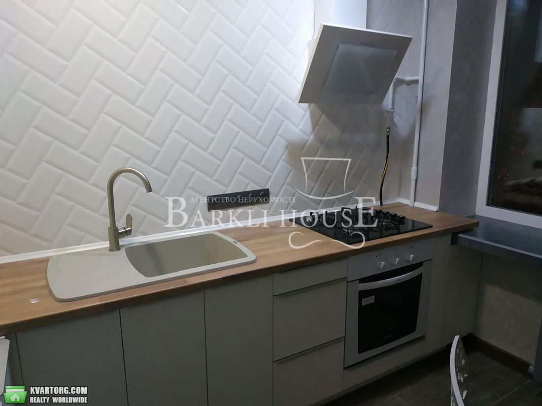 Rent out 2-room apartment. Киев,  Андреевская — photo 2