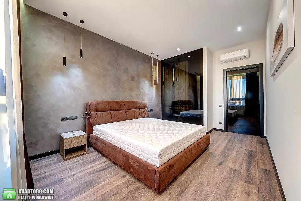 Rent out 2-room apartment. Киев, Деловая — photo 1