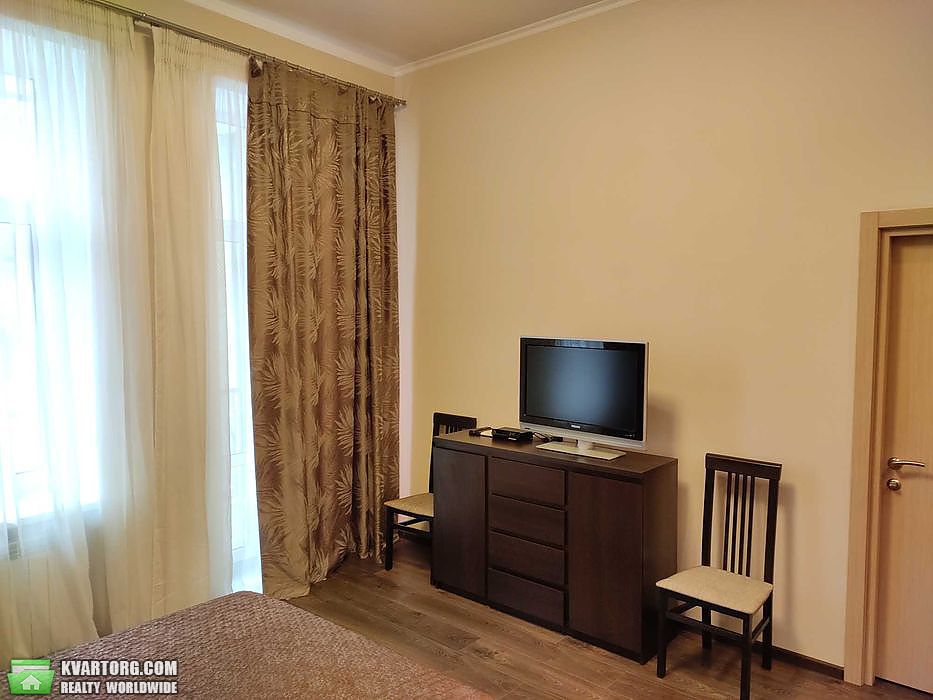 Rent out 2-room apartment. Киев,  Большая Житомирская — photo 5