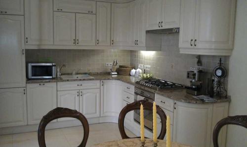 Rent out house. Киев, Черногорская — photo 4