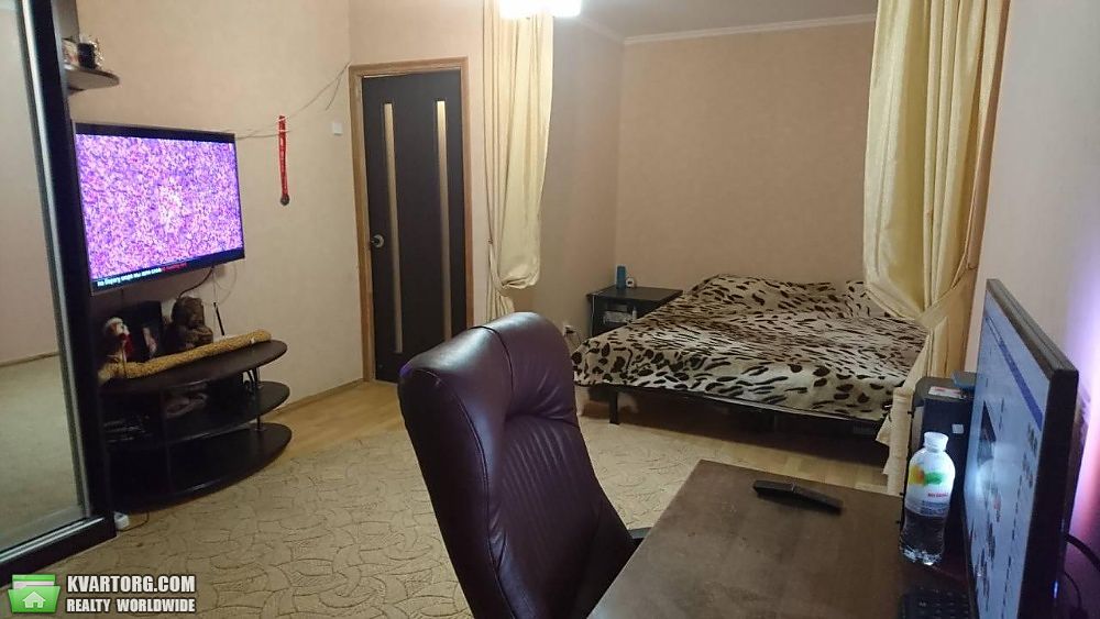 Sell 1-room apartment. Киев,  Новомостицкая — photo 1