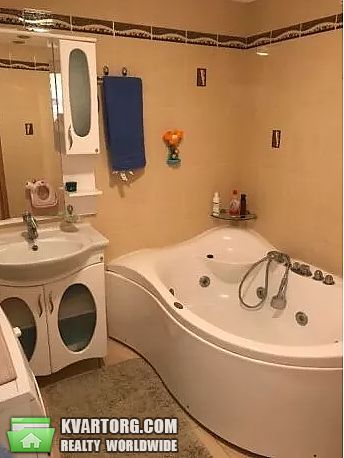 Rent out 2-room apartment. Киев,  Щорса — photo 3