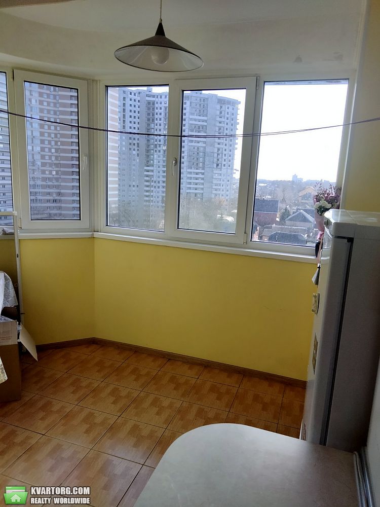Rent out 1-room apartment. Киев, Галана — photo 3