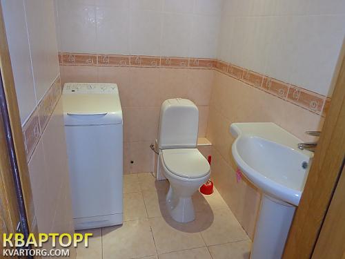 Rent out 2-room apartment. Киев,  Урловская — photo 5