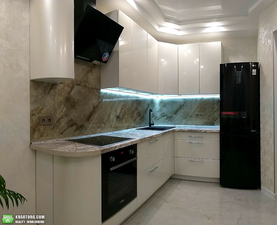 Rent out 1-room apartment. Киев,  Каховская — photo 1