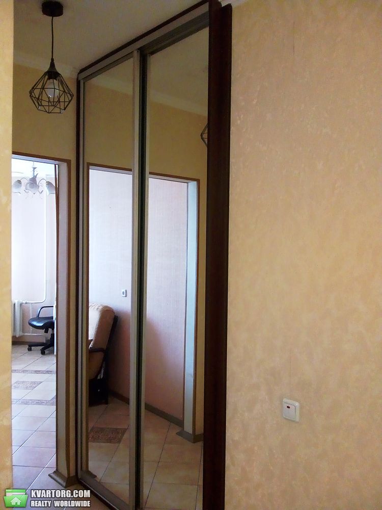 Rent out 1-room apartment. Киев, Голего — photo 3